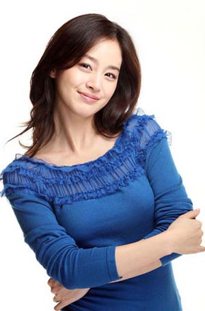 تقـــــــــريــــــــــ أميــــــرة Kim Tae Hee الامـيــرات ـــــــــــــــــر ϖ الكاتب Snow Rose Kim Tae Hee البـطاقة الشخصـية الاسـم Kim Tae Hee 김태희 تاريـخ الميلاد 29 مارس 1980 العمر الحالـي 30 سنـة مكان الميلاد كوريـا الجنوبية Ulsan المهنـة ممثـلة و عارضـة